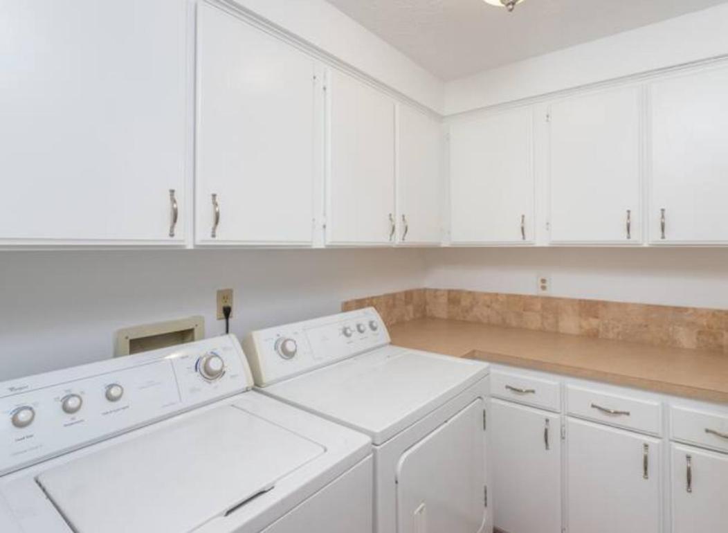 Experience Nirvana With Artwork Collections From Around The Globe Located In Lakewood Neighborhood In Se Boise Next To A Park, Minutes From Bown Crossing And The Boise River, 10 Minutes To Downtown, 4 Beds, Sleeps 8, Pets Welcome In Large Fenced In Y Εξωτερικό φωτογραφία